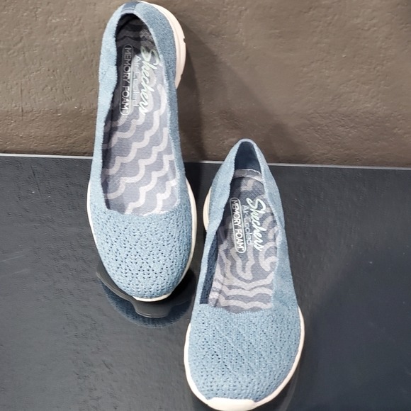 Sneakers Striped Blue Top. - Picture 9 of 9